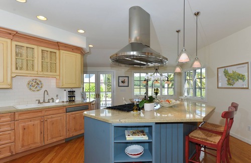 St. Helena House | St. Helena, walk to town, on vineyard, pool, one acre/private, Permit STR25-001