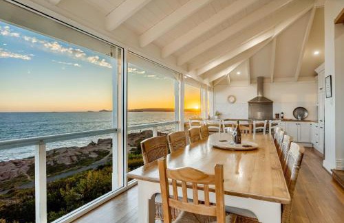 Port Elliot House | St Helens - Absolute Ocean Frontage - 1 The Strand Port Elliot- Linen Included