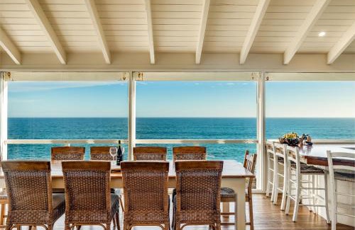 Port Elliot House | St Helens - Absolute Ocean Frontage - 1 The Strand Port Elliot- Linen Included