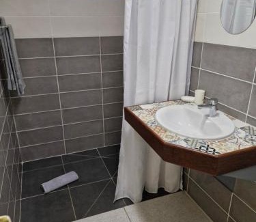 Les Hattes Apartment | ST-Laurent Haut de Balate Confort