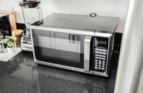 Beverly Green House | St Louis Premier Studio Escape Luxe Stay Near Vegas Strip