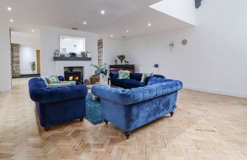 Crawshaw Booth Cottage | ST MICHAEL ON THE HILL, family friendly, with hot tub in Rossendale