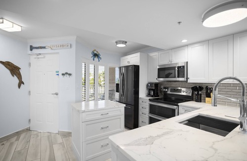 St. Pete Beach Condo | St. Pete Serenity/Free Amenities/Steps to Beach