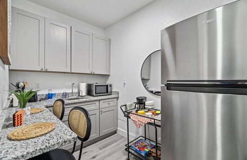St. Petersburg - Clearwater Apartment | St Pete Studio Apartment <10 Min to Downtown