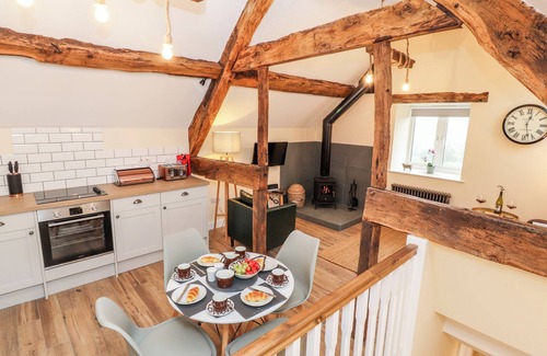 Oswestry Cottage | STABL, PLAS MOELFRE HALL BARNS in Llanrhaeadr-Ym-Mochnant