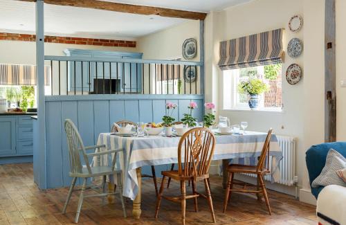 Saxmundham House | Stable Cottage at the Grove, Great Glemham