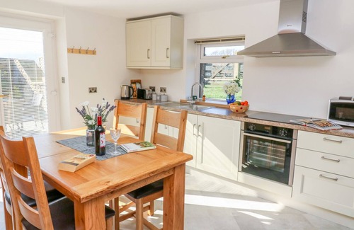 Clitheroe Cottage | STABLE VIEW COTTAGE, pet friendly, with hot tub in Bolton-By-Bowland