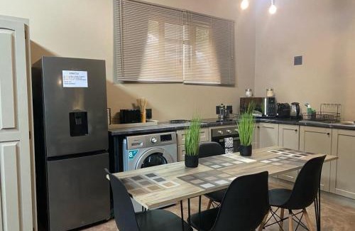 Hillcrest Apartment | Stacey's Cornerstone Studio Apartment