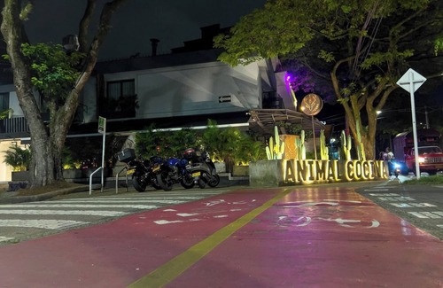 Estadio Apartment | Stadio's Cozy Rosa Negra Suite