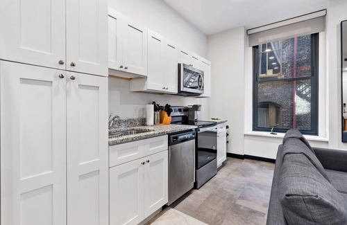 Downtown Pittsburgh Apartment | Stadium Luxurious Getaway in Downtown