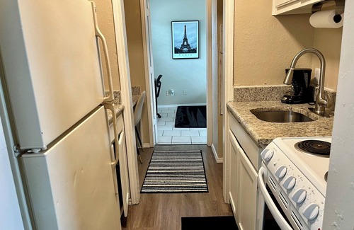 South Arlington Apartment | Stadium Suite: 3 miles from AT&T & Globe Life Stadium