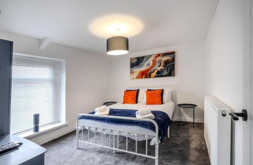 Landore House | Stadium View 5-Bed Retreat + Parking