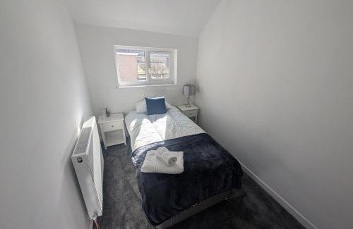 Landore House | Stadium View 5-Bed Retreat + Parking