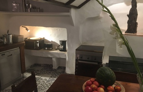 Arta House | Stadthaus mitten im Künstlerviertel