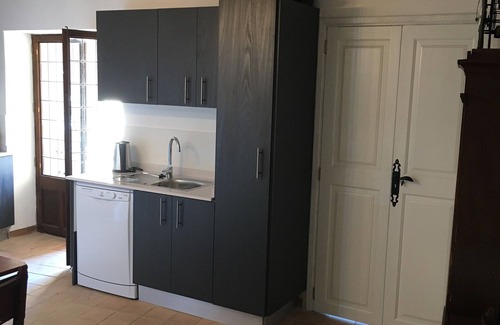 Arta House | Stadthaus mitten im Künstlerviertel