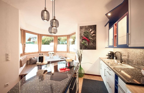 Vipiteno Apartment | Stadtnestl Apartment - private garden, mountain views & Alpine charm