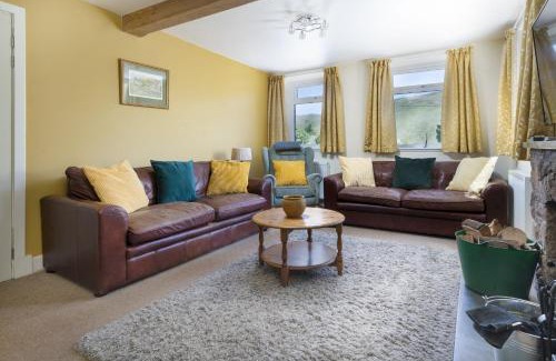 Troutbeck House | Stamp Howe - Great Views with garden and pub nearby