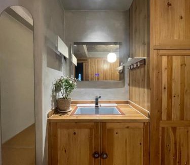 Yi County Cabin | Standing in the wild