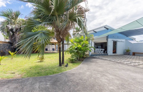 Saint-Pierre De La Reunion House | STANDING VILLA BY THE SEA