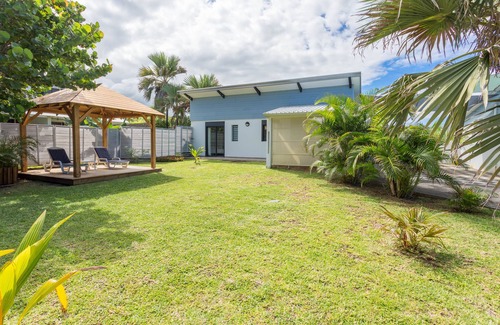 Saint-Pierre De La Reunion House | STANDING VILLA BY THE SEA