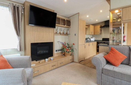 Hopton Cottage | Stanley's Lodge, Foxburrow Hang