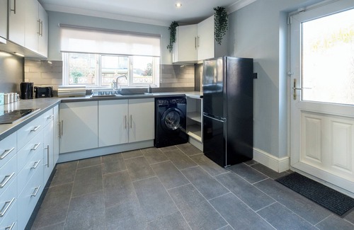 Staines House | Stanwell Moor Haven at Heathrow