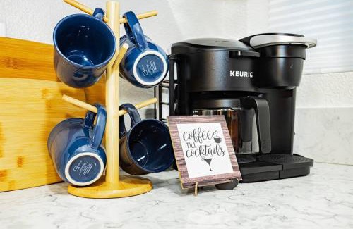 Gateway District House | Star Motel Unit 3- New Premier & Private Las Vegas Arts District Home