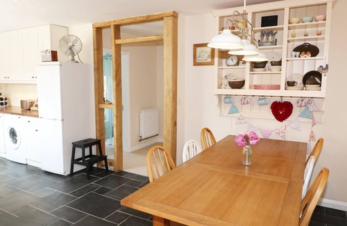 Skellingthorpe House | STARFIELD, pet friendly, with open fire in Skellingthorpe