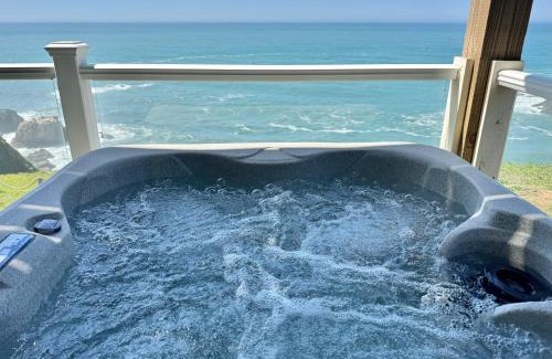 Shelter Cove Apartment | Starfish by OceanviewHotTubs Oceanfront Tesla chrging Shelter Cove Oceanfront