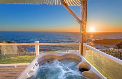 Shelter Cove Apartment | Starfish by OceanviewHotTubs Oceanfront Tesla chrging Shelter Cove Oceanfront