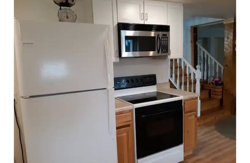 Norwalk House | Stargaze & relax at Whispering Pines Farmhouse near the Elroy-Sparta Bike Trail