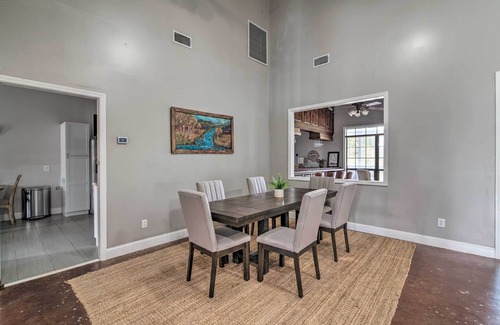 Starkville House | Starkvegas Clubhouse ~ 2 Mi to MSU Campus!