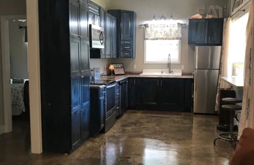 Mayhew Cottage | Starkville’s Best Kept Secret is a charming cottage in Starkville