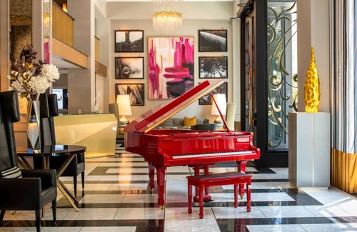 Lower Nob Hill Hotel | Starlet Queen Refuge, Staypineapple, Comfort Redefined, Union Square’s Spotlight