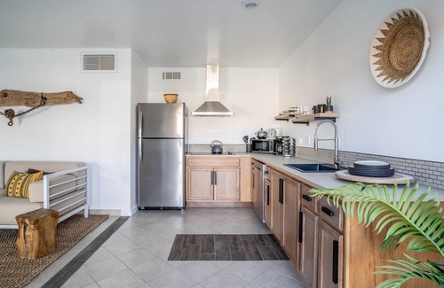 Desert Hot Springs Apartment | Starlit Nights Getaway w/Soaking Tub