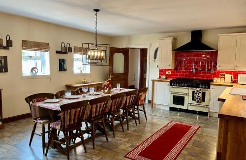 Trimdon Station House | Starshinezzz - Large Farmhouse County Durham