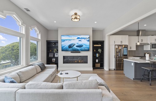 Cow Hollow Condo | State-of-the-Art, Newly Renovated Cow Hollow Apt