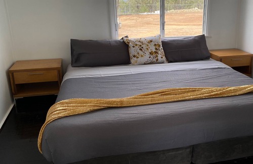 Palmer Cabin | Stay and Fossick on the renowned Palmerville Station.