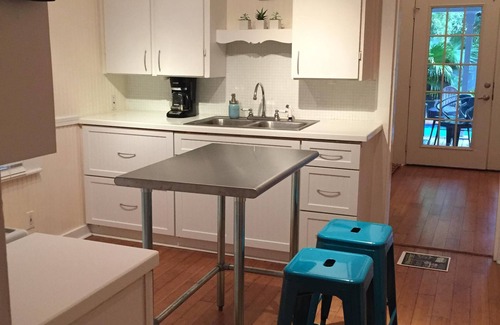 Old Town House | Stay at Bay Haven! A Bohemian Bungalow with a Private Pool