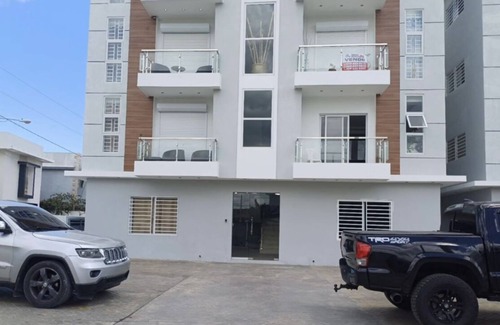 La Romana Condo | Stay at luxurious exclusive condo 10 minute walk from caleta beach