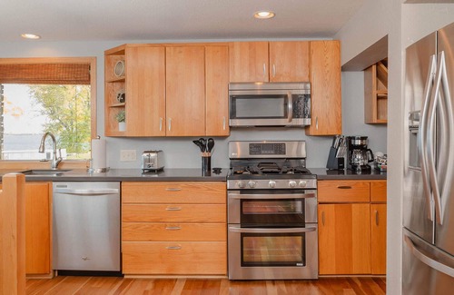 Butte Des Morts House | Stay at Sunset Shoreline Lakehouse