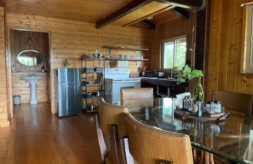 Hana Apartment | Stay in Hana Upstairs