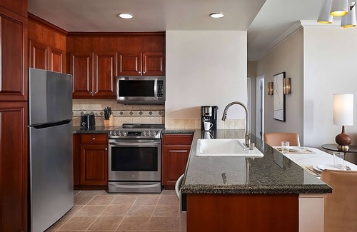 Las Vegas Hotel | Stay in the Heart of Las Vegas! 2 Spacious Units w/Living Area | Outdoor Pool