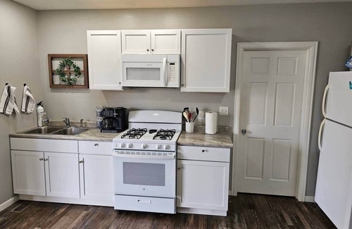 La Porte Apartment | Stay on State 2 bed