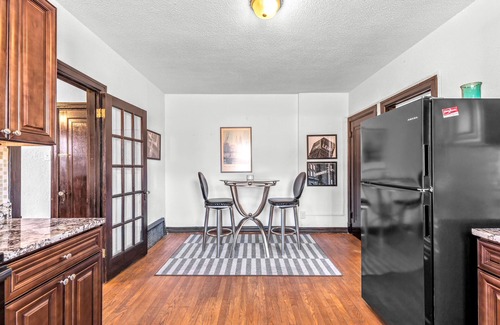 St. Louis Apartment | Stay STL-Extended Stay-Balcony-Fenced Yard-Pets