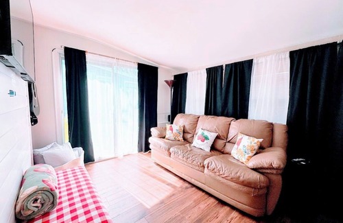 Vacation Village Villa | Stay @ The Enchanted Escape~Pool, Pickleball, Lake close to Disney!