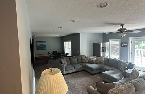 Tazewell House | Stay with us to experience amazing fall foliage!I’M