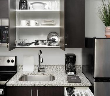 North Charleston Hotel | stayAPT Suites North Charleston