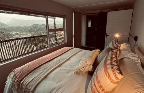 Op-die-Berg House | Stayatdestraadt Red Fin Cottage