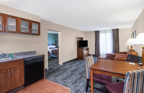 White Station Hotel | Staybridge Suites Memphis - Poplar Ave East by IHG